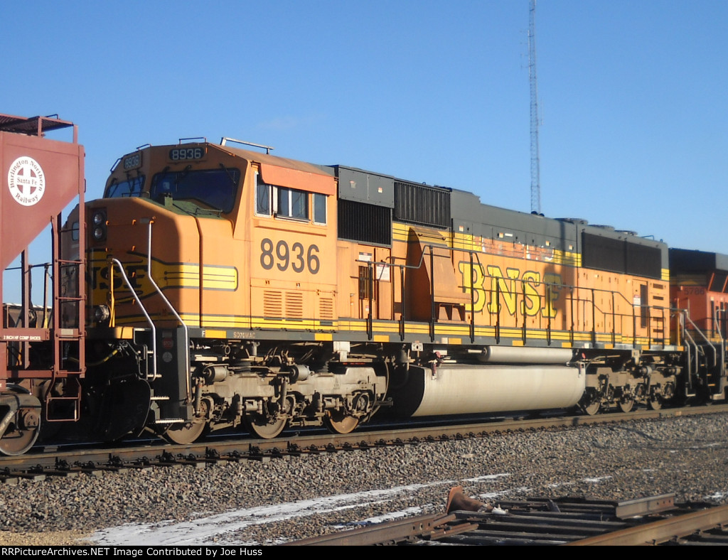 BNSF 8936